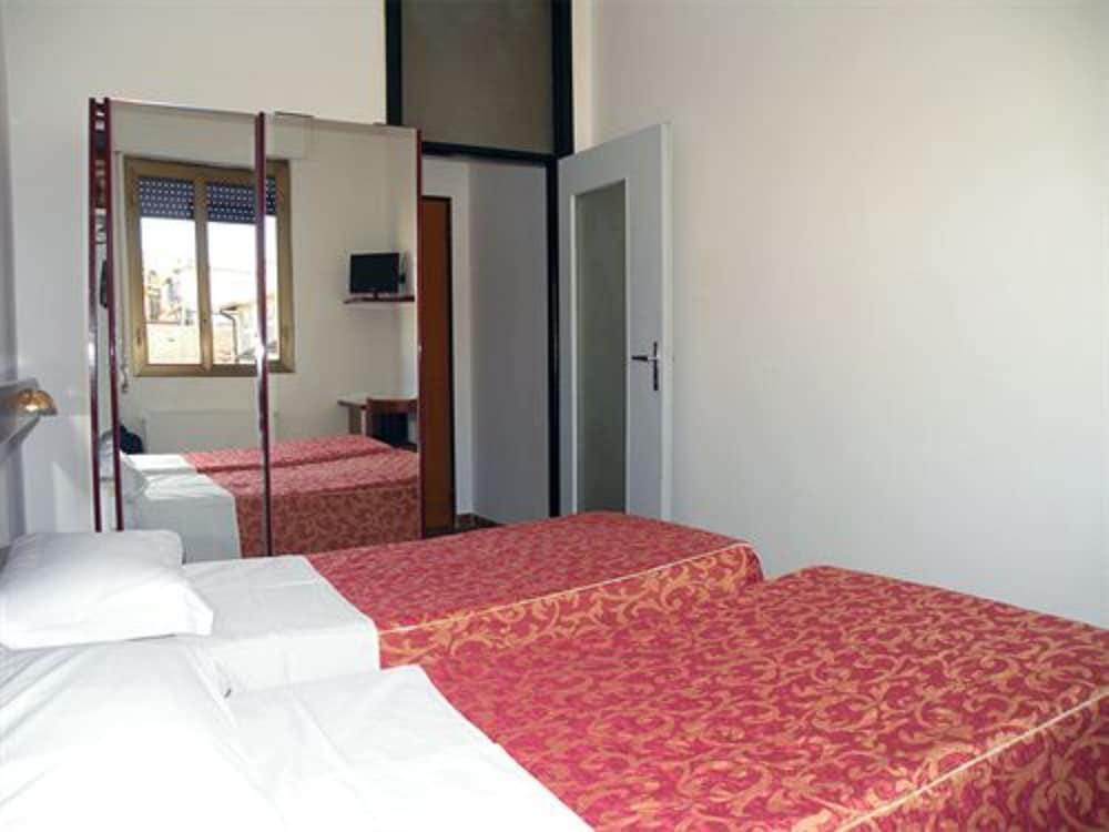 Hotel Virgilio - Milan, Milan